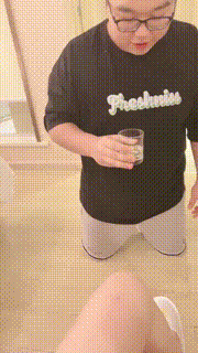 【香芋朱朱】素人S调-闻舔小白鞋白袜-踩踏耳光提档【完整版】 bf29454_2封面图