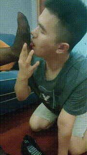 【重庆男神】开发18岁女高微胖丰满素人-脚喂酸奶-踩踏骑马 bf30276封面图