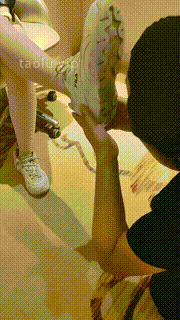 【青岛00后大学生情侣】双S-长靴小白鞋白棉袜辱地毯 bf29846封面图