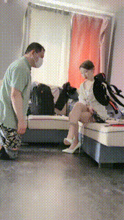 【领主老大】教训偷窥狂-高跟碾头-踩狗爪上楼梯-踩踏深喉 bf29381封面图