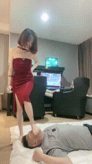 【智恩】电竞酒店-三人修女妹妹哥哥反被调-踩踏滴蜡耳光-喂口水 bf29442封面图