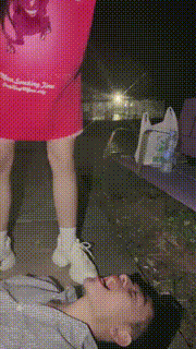 【饼干大大】户外-舔脏小白鞋-口吐喂食-白袜塞嘴-遛狗爬行 bf30885封面图