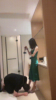 【萬一】情侣主VS绿帽-高跟闻舔踩虐-脚下喂食 bf30721封面图