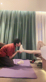 【不期而遇】体验圣水强制喝-超喜欢舔脏鞋-诱惑网袜棉袜 bf30156封面图