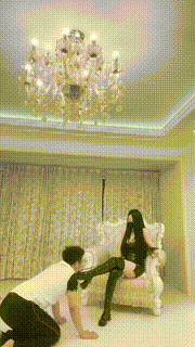 【桃幼幼】长靴S爆踹暴踩-耳光抽-遛狗-反绑白袜闻舔-踩狗头 bf31013