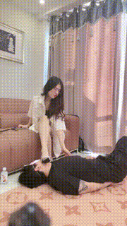 【嘉妮】御姐范S-sp-高跟闻舔-插嘴-骑马-赏赐圣水 bf31004封面图