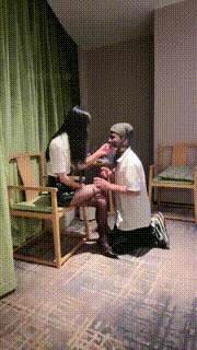 【文希】长腿车模VS刑奴-刑具暴抽-喝圣水-踢踹 JS23072402封面图