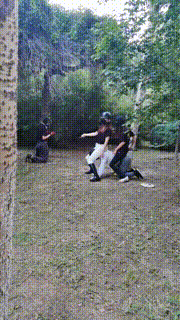 【魔鬼天使】户外公园带表妹骑马遛狗-舔鞋底耳光 bf30844封面图