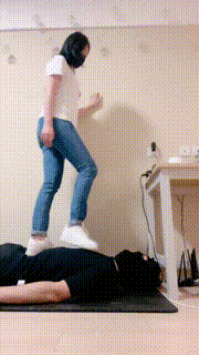 【小妮】小白鞋全体重踩踏 bf32382封面图