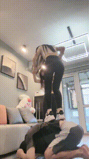 【伊楠】姐妹花S-运动鞋白袜踩掐乳手捂窒息【双视角版】 bf31742_2封面图