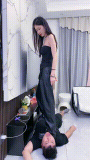 【麋鹿银儿】超美模特-运动鞋暴力踢踹踩踏 bf32380封面图