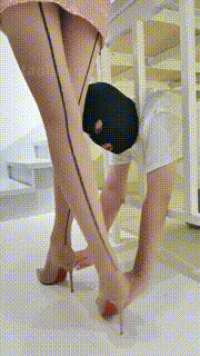 【宇婉莹】模特S-狗笼圈养高跟闻舔踩狗爪胯下辱 bf32933封面图