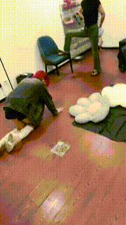 【女仆店S】3素人主VS母畜-强制舔转胯耳光虐打 bf32851封面图