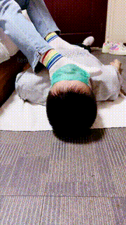 【子橘】皮带sp下跪吃脚全体重踩踏 JS230930封面图